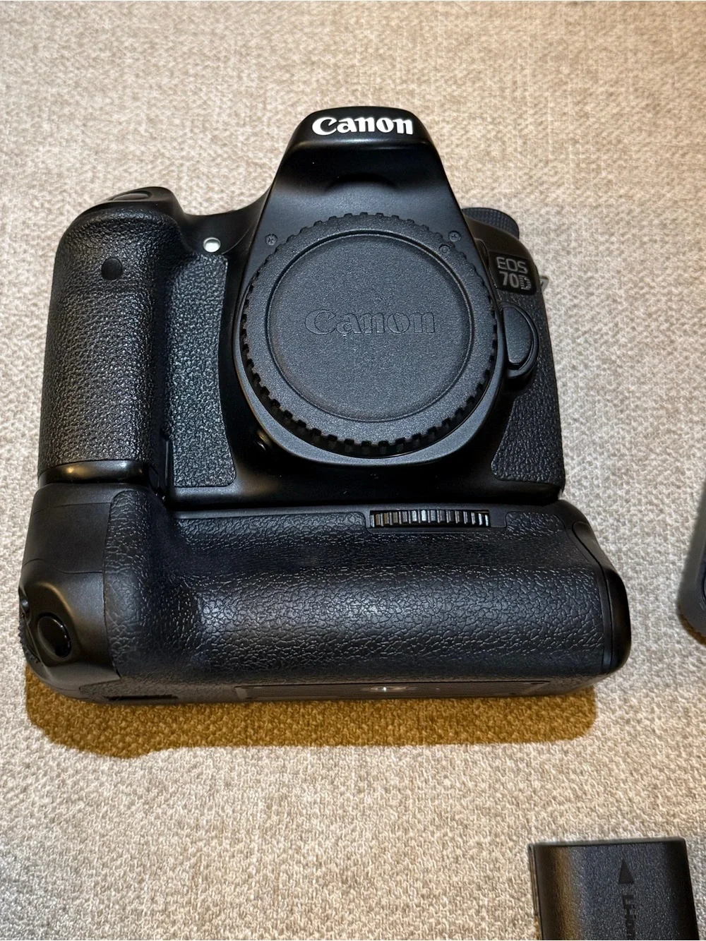 Canon EOS 70D - Camera and Battery Grip
